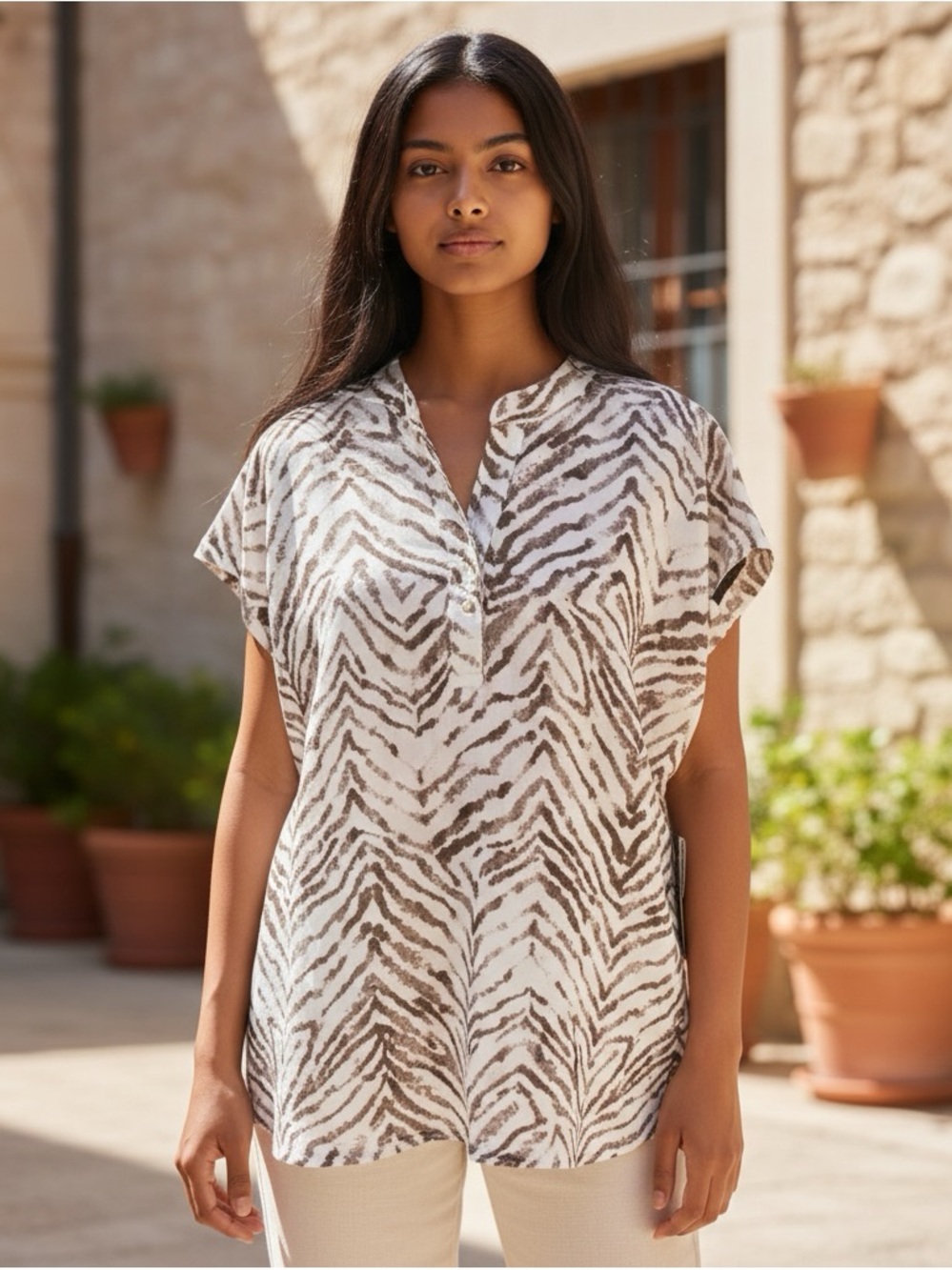 Healing Hands Scrub Top Women’s Small NWT Brown and White Zebra Print Top